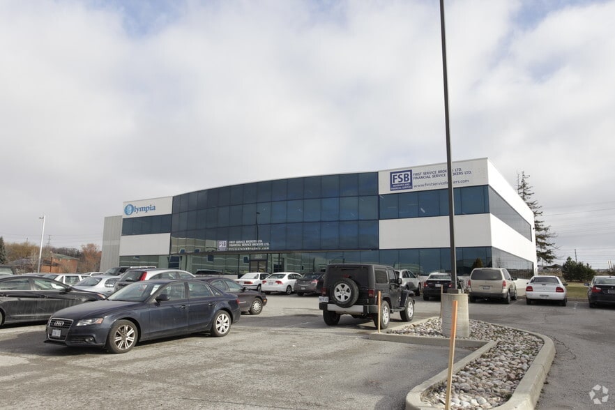 385 Connie Cres, Concord, ON à louer - Photo principale - Image 1 de 15