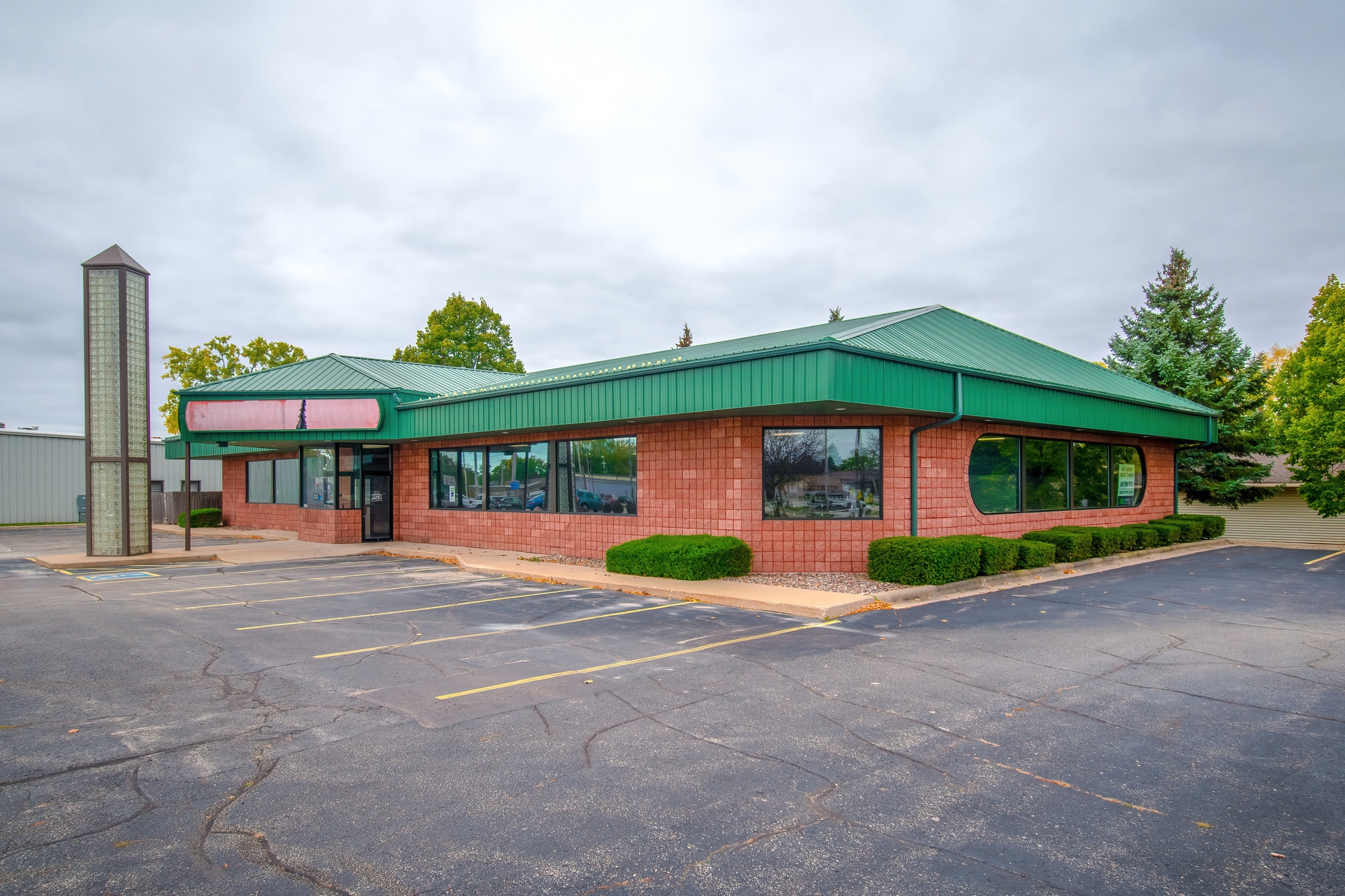 1250 S Appleton Rd, Menasha, WI for lease Building Photo- Image 1 of 1