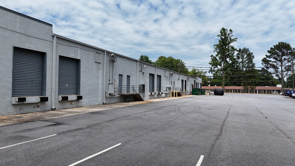 5172 Brook Hollow Pkwy, Norcross, GA à louer - Photo du bâtiment - Image 3 de 27