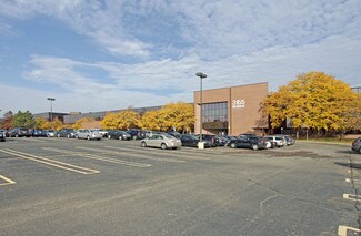 Plus de détails pour 3155 W Big Beaver Rd, Troy, MI - Bureau à louer