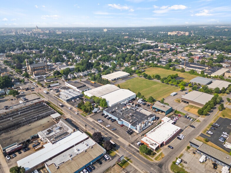 69 Seneca Ave, Rochester, NY à vendre - Photo du bâtiment - Image 1 de 19