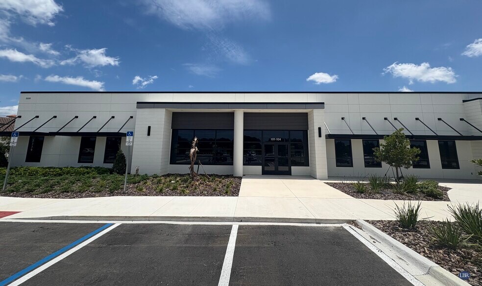2339 Medico Ln, Melbourne, FL à louer - Photo du bâtiment - Image 2 de 3