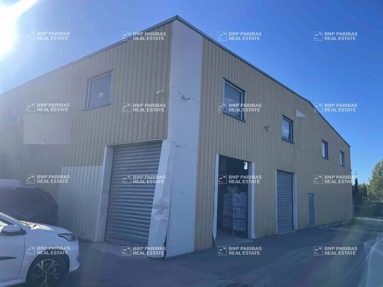 Bureau dans Velaux à louer - Photo du bâtiment - Image 2 de 13