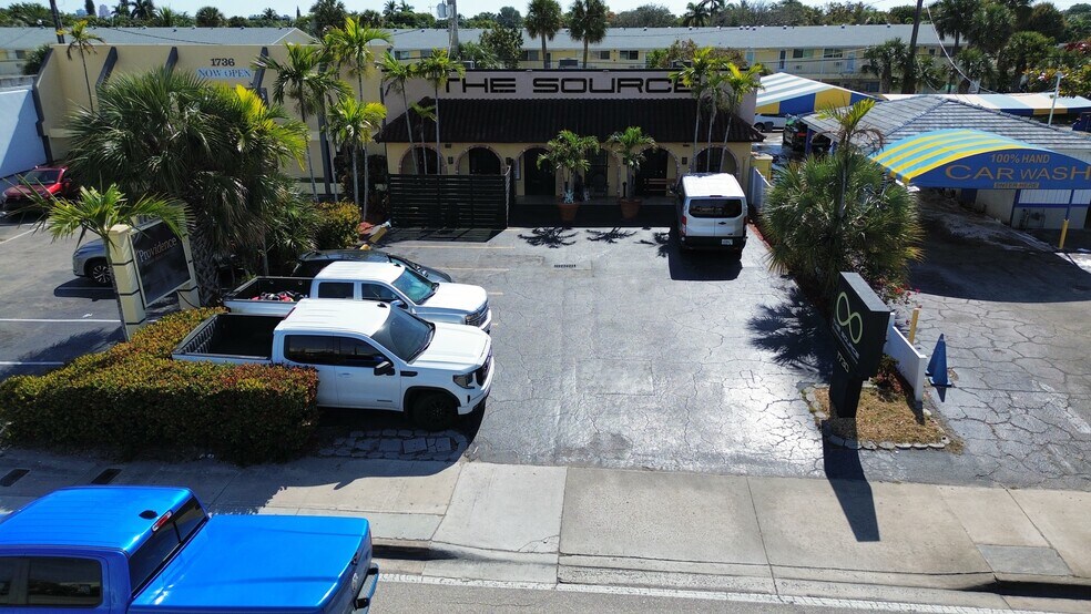 1730 E Commercial Blvd, Fort Lauderdale, FL à vendre - Photo du bâtiment - Image 2 de 23