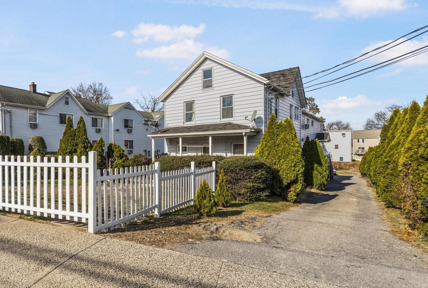 121 Lockwood Ave, Stamford, CT à vendre Photo principale- Image 1 de 17