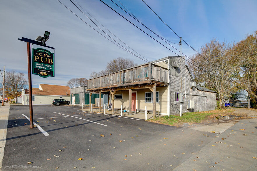 568 Park Ave, Portsmouth, RI à vendre - Photo du bâtiment - Image 1 de 1