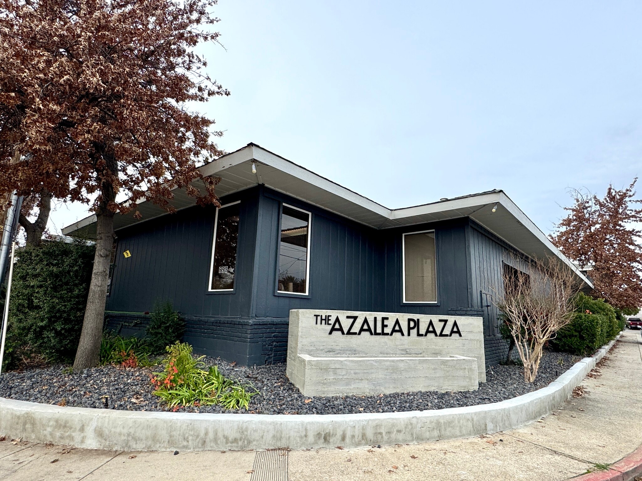 610-638 Azalea Ave, Redding, CA for lease Primary Photo- Image 1 of 14