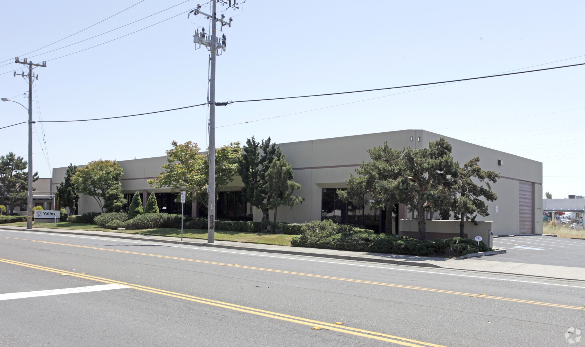 2070-2074 Farallon Dr, San Leandro, CA à louer Photo du bâtiment- Image 1 de 4