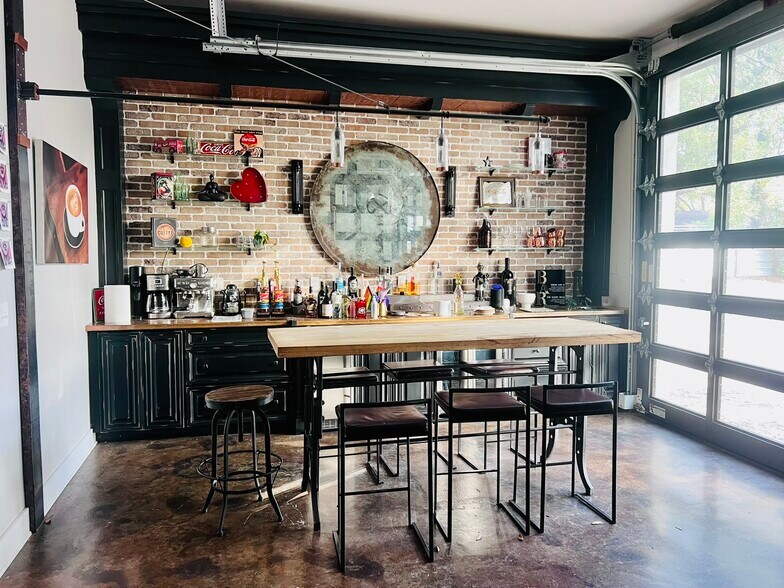 6401 N Nebraska Ave, Tampa, FL à louer - Photo du bâtiment - Image 3 de 10