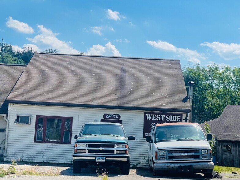 76 W Stafford Rd, Stafford Springs, CT à vendre - Photo du bâtiment - Image 3 de 15