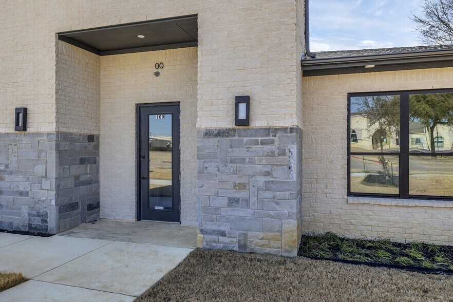 1701 Fountainview Dr, Mansfield, TX à vendre - Photo du bâtiment - Image 3 de 24