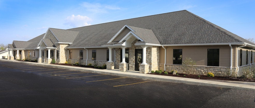 402-404 S Scott Rd, Fort Wayne, IN à vendre - Photo du bâtiment - Image 2 de 7