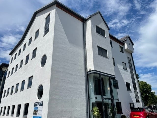 Kingsbury Crescent, Staines for lease - Building Photo - Image 2 of 27