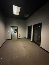 397 Cromwell Ave, Rocky Hill, CT for lease Interior Photo- Image 2 of 3