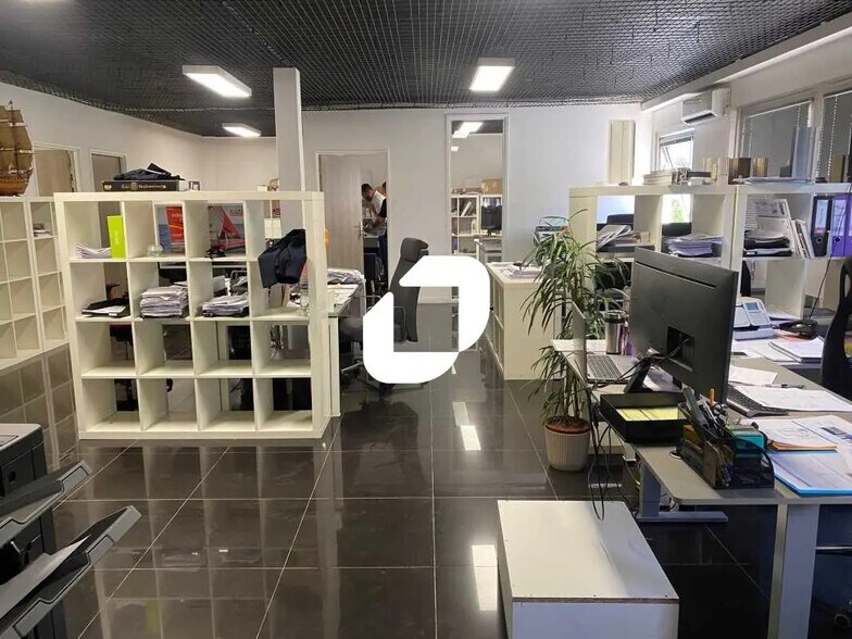 Bureau dans Gennevilliers à louer - Photo du bâtiment - Image 2 de 13