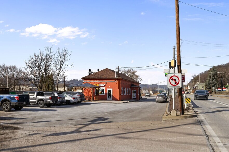 99 Ohio River Blvd, Leetsdale, PA à vendre - Photo du bâtiment - Image 3 de 30