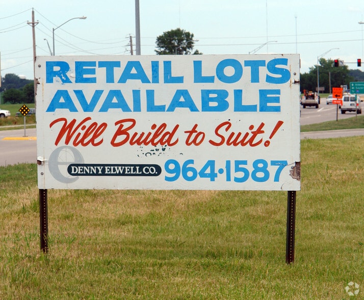 2813 S Ankeny Blvd, Ankeny, IA à vendre - Photo du bâtiment - Image 2 de 3