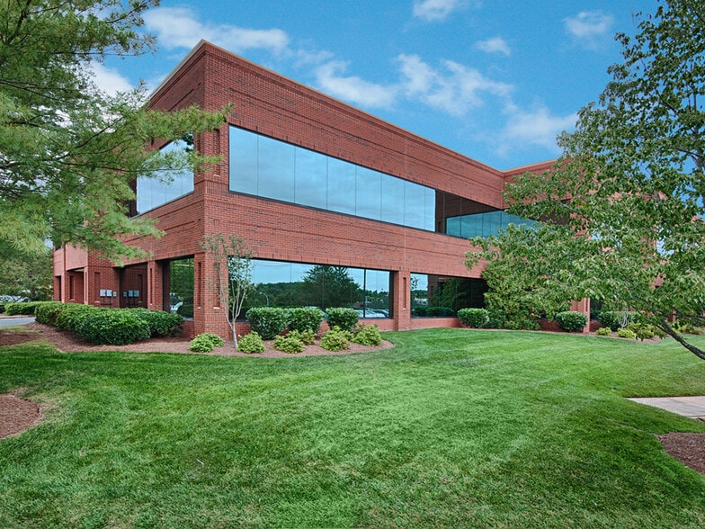 1200 Ridgefield Blvd, Asheville, NC for lease - Building Photo - Image 1 of 8