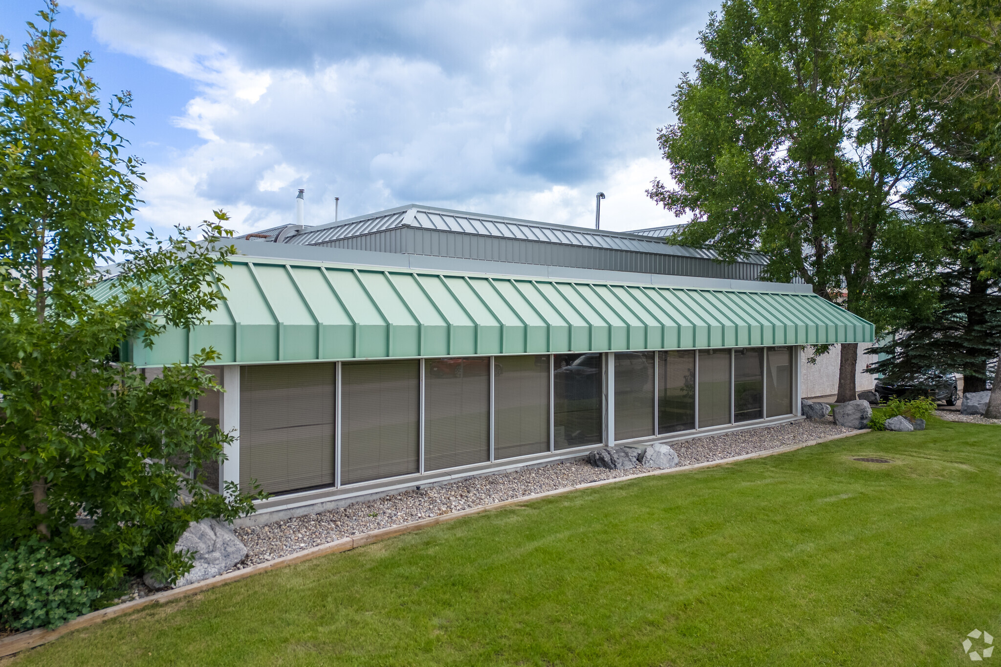 2140 Pegasus Rd NE, Calgary, AB for lease Primary Photo- Image 1 of 6