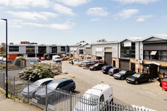 Plus de détails pour Bridge Rd, Southall - Industriel à louer