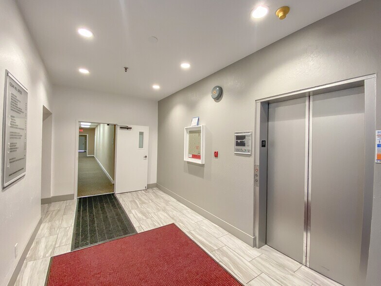 295 89th St, Daly City, CA à louer - Photo intérieure - Image 2 de 8