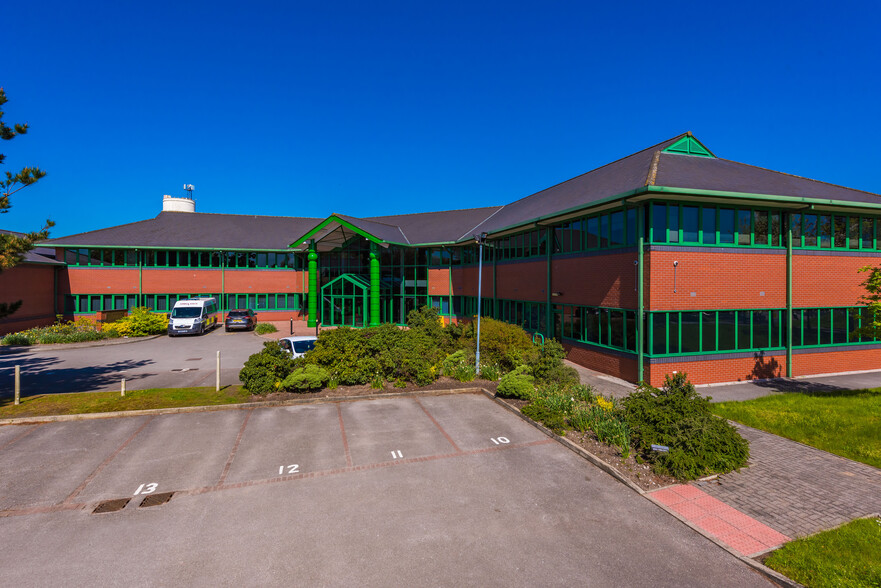 North Rd, Ellesmere Port for lease - Building Photo - Image 1 of 1