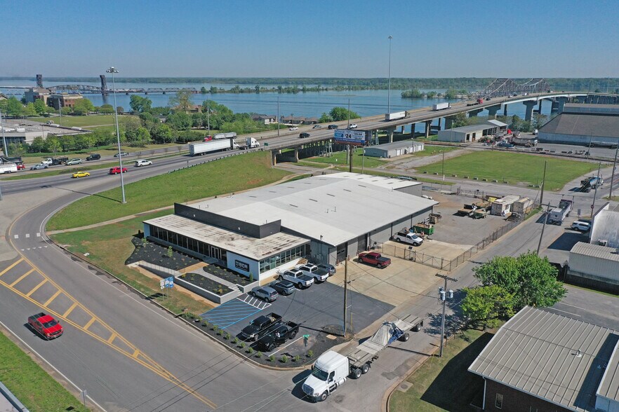 620 Wilson St NE, Decatur, AL à louer - Photo du bâtiment - Image 2 de 10