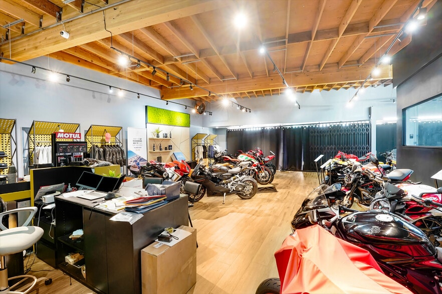 2011-2013 Lincoln Blvd, Santa Monica, CA à vendre - Photo du bâtiment - Image 3 de 15