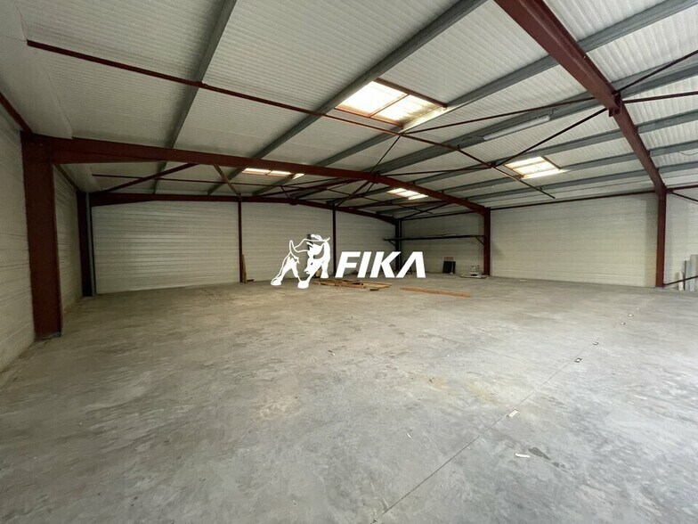 Flex in Saint Medard En Jalles for sale - Interior Photo - Image 3 of 11
