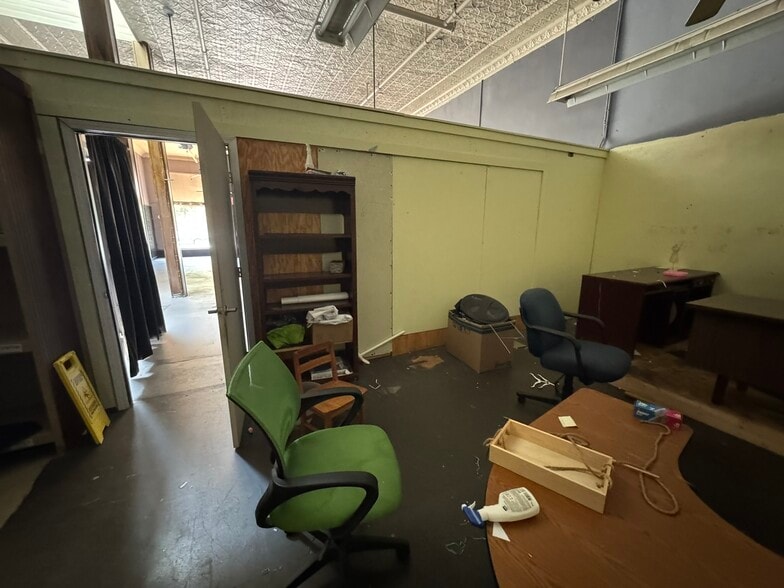 115 S Jefferson Ave, Eatonton, GA for lease - Building Photo - Image 3 of 7