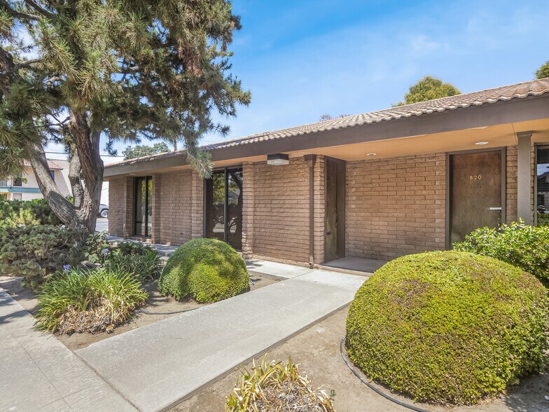 822 W Center St, Visalia, CA à vendre - Photo du bâtiment - Image 2 de 4