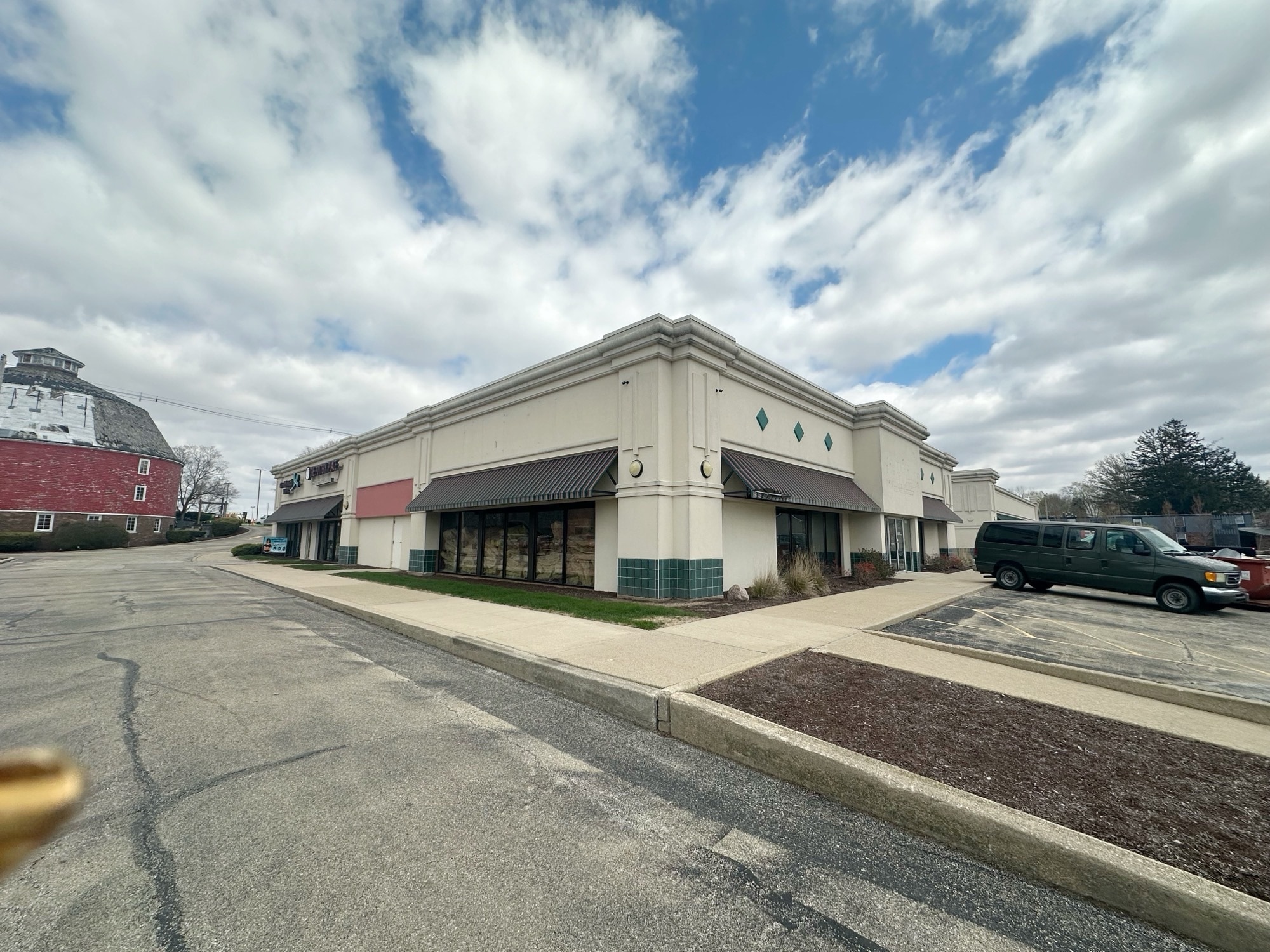 1806-1808 Round Barn Rd, Champaign, IL for lease Building Photo- Image 1 of 7