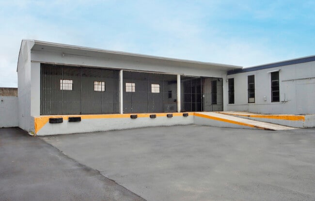 Plus de détails pour 6721 NW 36th Ave, Miami, FL - Industriel à louer