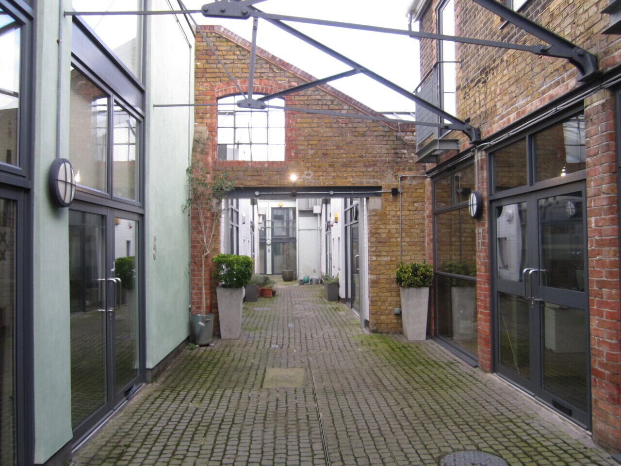 32 Gould Rd, Twickenham à louer Photo du bâtiment- Image 1 de 8