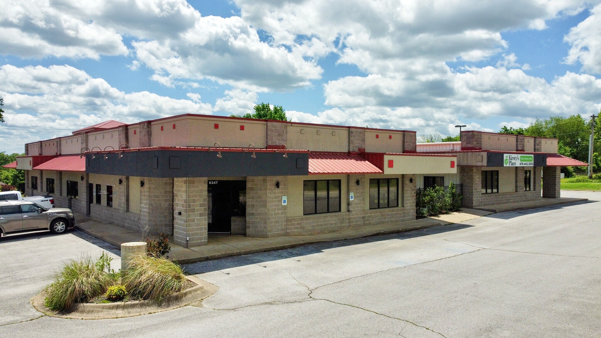 6279 W Wedington Dr, Fayetteville, AR à louer Photo du bâtiment- Image 1 de 4