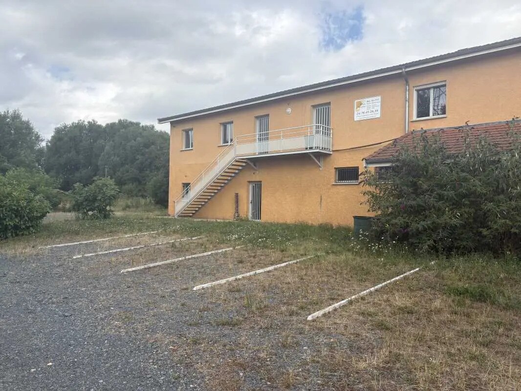 Flex in Messimy for lease Building Photo- Image 1 of 9