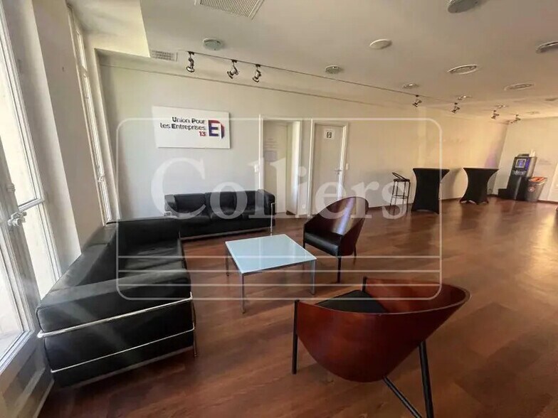 Bureau dans Marseille à louer - Photo du bâtiment - Image 3 de 11
