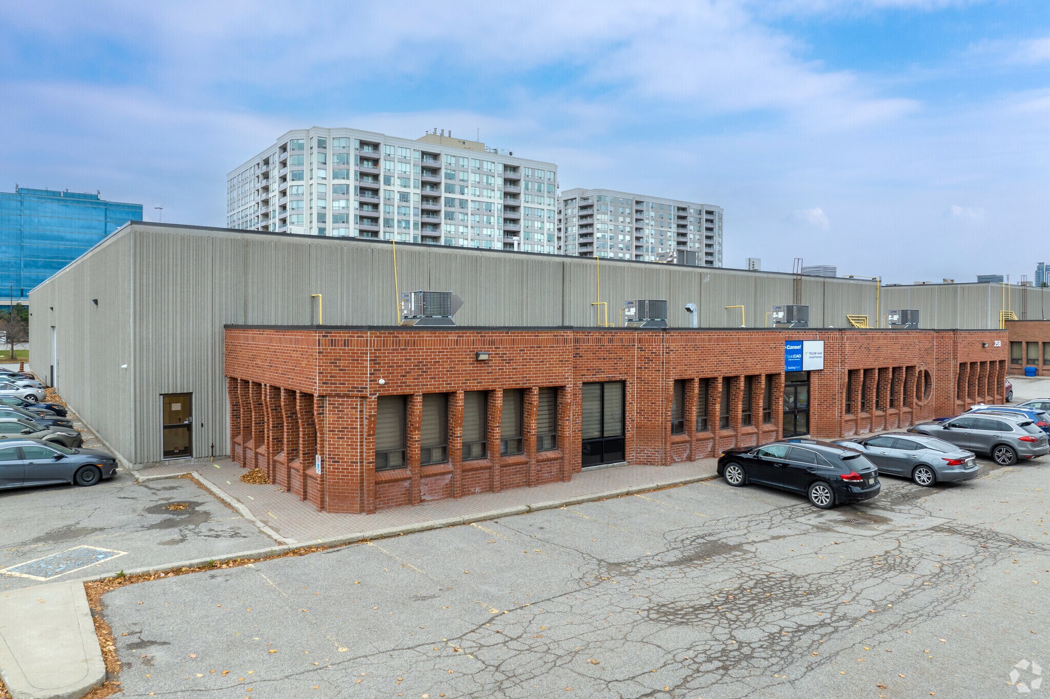 25B E Pearce St, Richmond Hill, ON à vendre Photo principale- Image 1 de 1