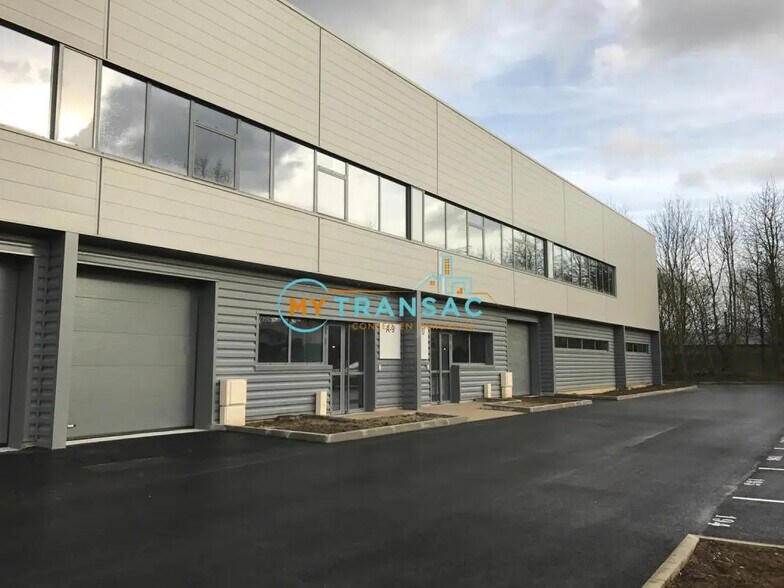 Flex dans Bussy-Saint-Martin à louer - Photo du bâtiment - Image 2 de 4