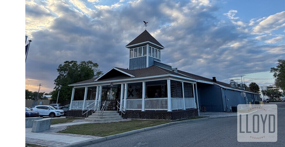 212 W 1st St, Sanford, FL à vendre - Photo du bâtiment - Image 1 de 10