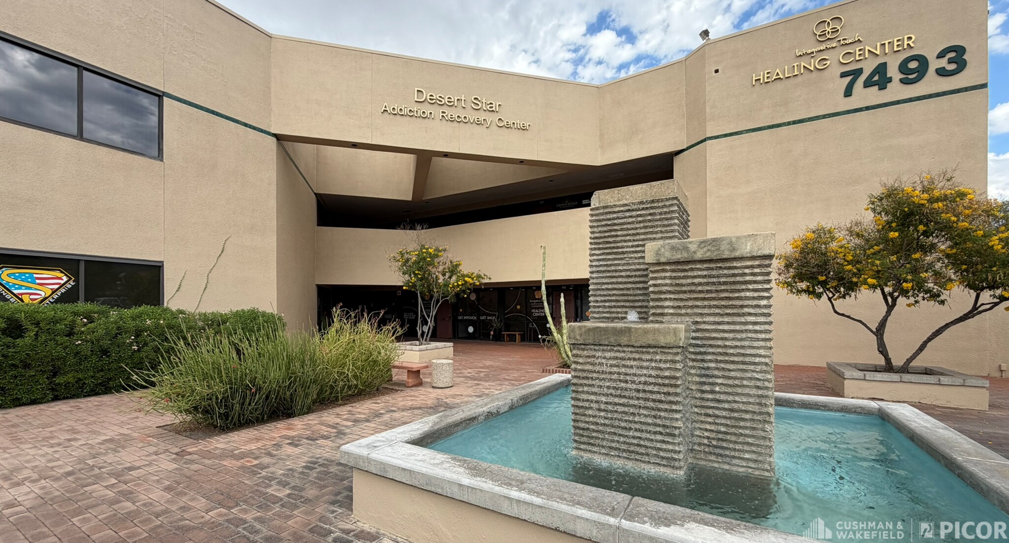 7493 N Oracle Rd, Tucson, AZ à louer Photo principale- Image 1 de 6