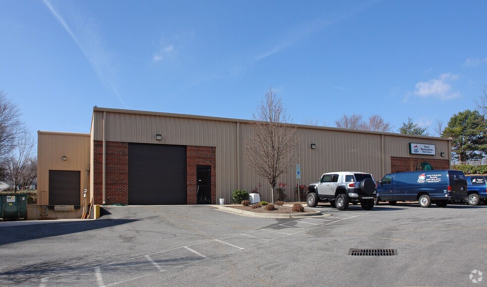 518 Teague St, Greensboro, NC à louer - Photo principale - Image 1 de 4