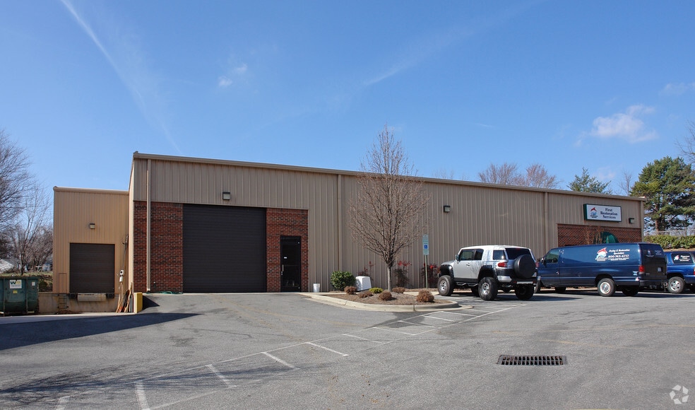 518 Teague St, Greensboro, NC for lease - Primary Photo - Image 1 of 4