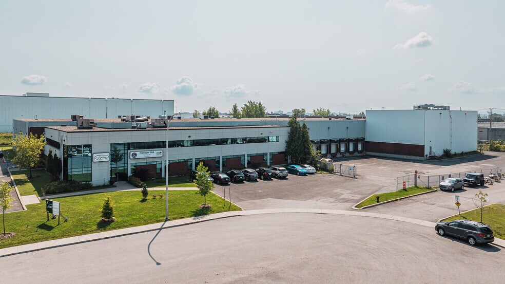 9050 De L'invention, Montréal, QC à louer - Photo du bâtiment - Image 2 de 5