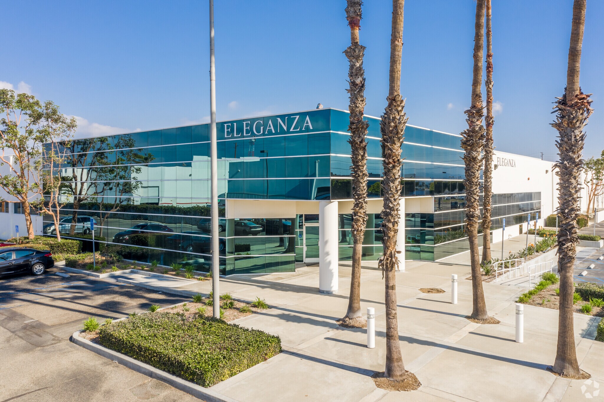 3125 E Coronado St, Anaheim, CA à louer Photo principale- Image 1 de 4