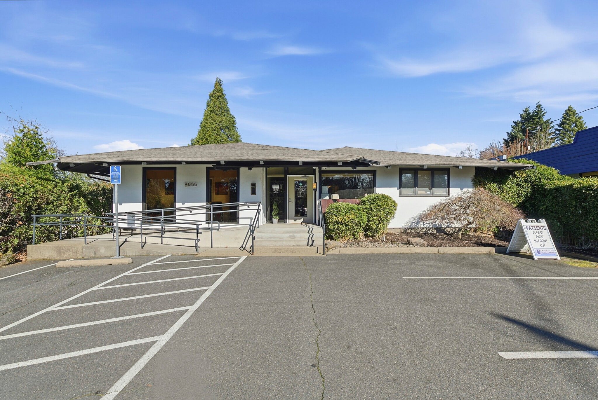 9055 SW Beaverton Hillsdale Hwy, Portland, OR for lease Building Photo- Image 1 of 36