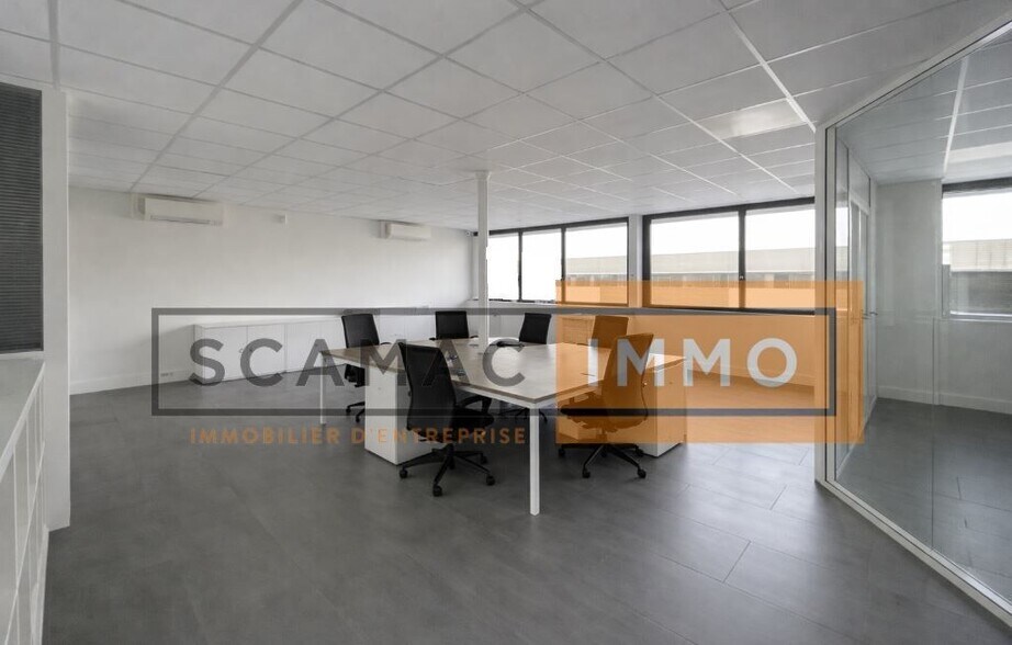 Flex in Chanteloup-en-Brie for sale - Building Photo - Image 3 of 5