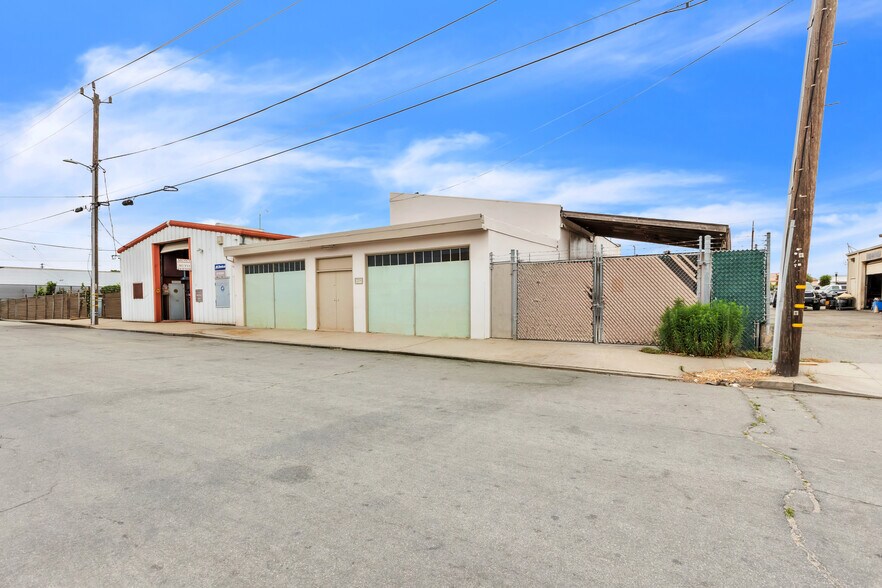 227 Commission St, Salinas, CA à vendre - Photo du bâtiment - Image 3 de 35