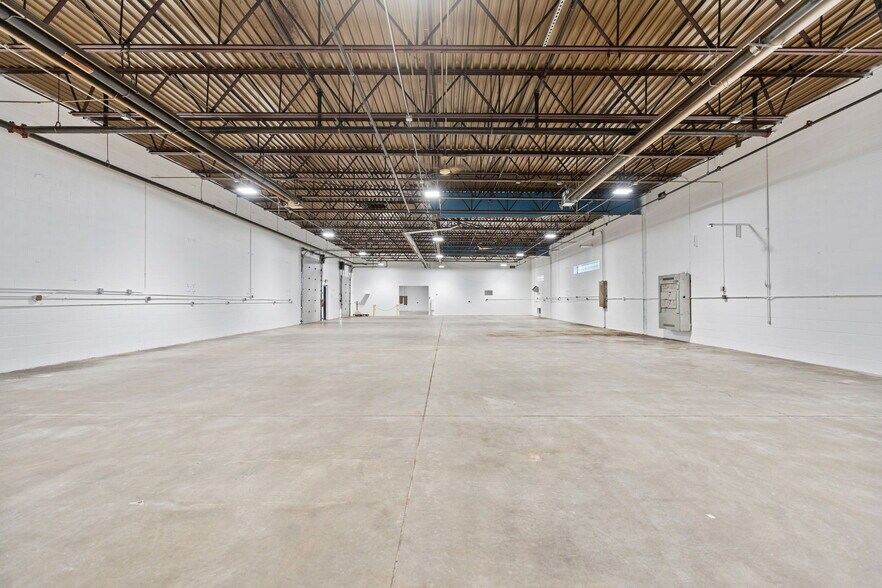 7075 N 21st Ave, Hugo, MN à vendre - Photo du bâtiment - Image 2 de 19