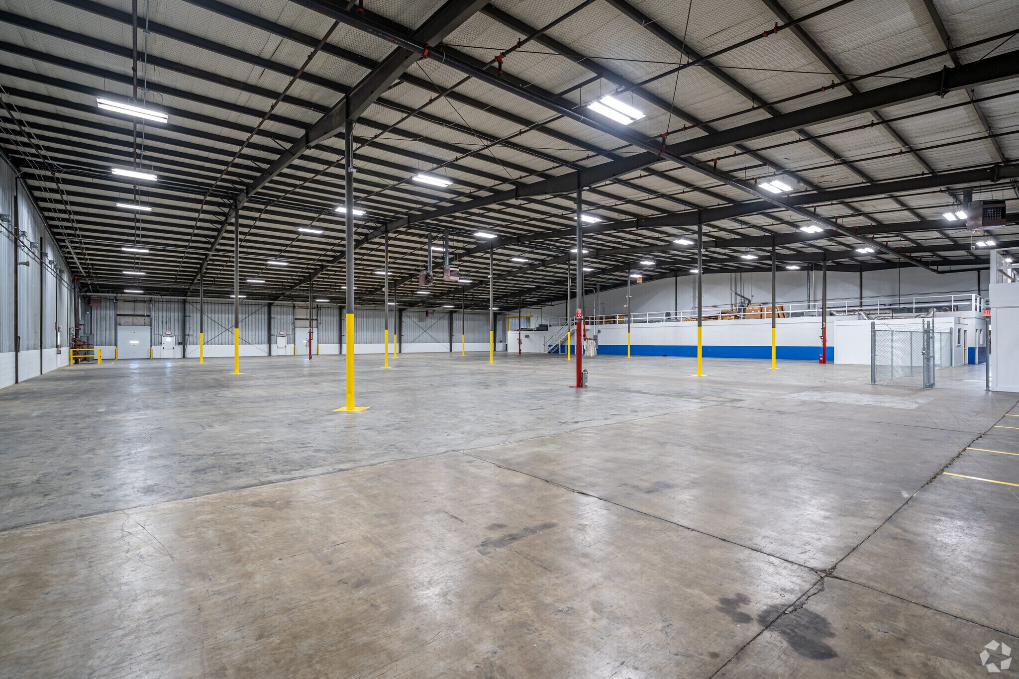 1402 E Hacienda St, Bellville, TX for lease Interior Photo- Image 1 of 5